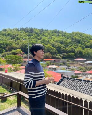 Lee Moo-saeng Instagram - ⠀
여름... 무생이었다...🌸
⠀
#배우 #이무생 #leemusaeng
@aliencompany_official
