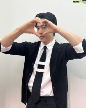 Lee Moo-saeng Instagram - ㅤ
엔딩 장인 '유정재'가 보내는 ❤️ 

이번 주도 '마에스트라'
본방사수 잊지 않으셨죠~? 😉 

한층 더 깊어진 
'유정재' 매력 탐구🔎 함께 해요 👐 

tvN <마에스트라>
➡️ 매주 [토, 일] 밤 9시 20분 본방송 

#이무생 #배우 #tvN #드라마 #마에스트라 #maestra #유정재 #본방사수 #비하인드 #에일리언컴퍼니 #aliencompany #leemusaeng @aliencompany_official