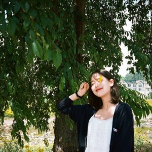 Lee Na-eun Instagram - 🌼