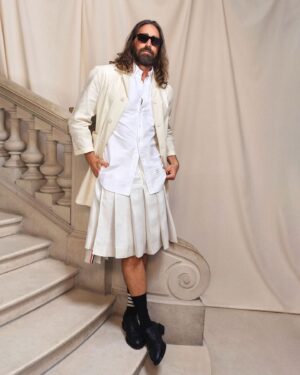 Lee Pace Instagram - Peace. ✌️

@thombrowne