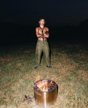 Lee Pace Instagram - BBQ AT MY PLACE. WHO’S COMING?

@gq @tyrellhampton 

#bodiesbodiesbodies out everywhere this Friday 🧟‍♂️