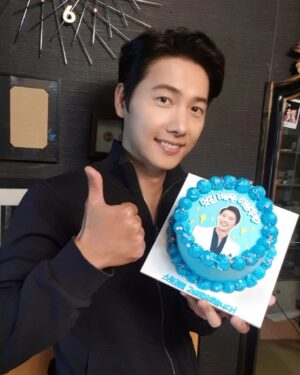 Lee Sang-woo Instagram - 스타일리스트팀~감사합니다~~~💙