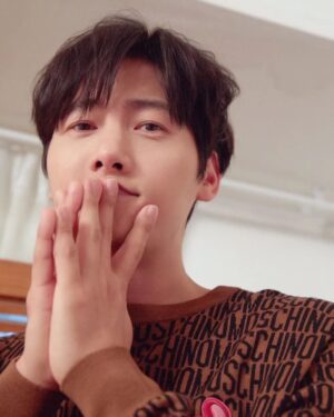 Lee Sang-woo Instagram - 싱글즈화보 B컷

Hair  @rivertaehoon 
Makeup  @jihye.kg 
Stylist  @cjwoni