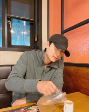 Lee Sang-woo Instagram - 즐거운 저녁되세요~🙂