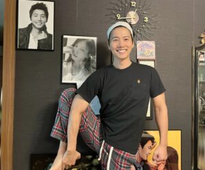 Lee Sang-woo Instagram - 스트레칭 합니다~~