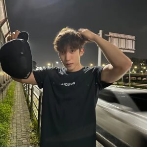 Lee Sang-yi Instagram - 밤조깅