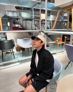 Lee Sang-yi Instagram - 😀