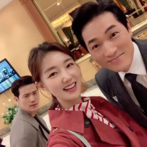 Lee Seo-An Instagram - #공작도시
우리집 오빠들 참 멋있지 😎
#정은정 수고했다 
#공작도시 안녕👋🏻