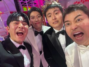 Lee Si-eon Instagram - 23년 안녕!!!
24년 안녕!?ㅎ
기대되는구나 24년아!!!
#이시언
좋은일들민가득하길
인생2번째 최우수프로그램상 수상