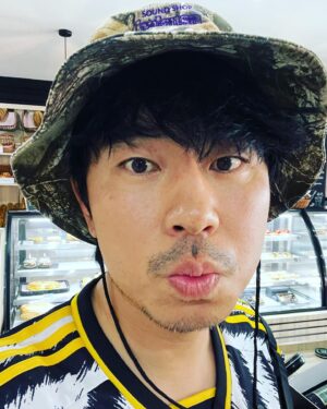 Lee Si-eon Instagram - 오
디
겡
?
#펭귄
#이시언