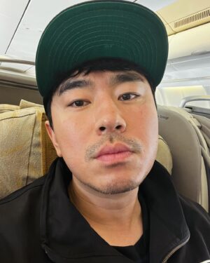 Lee Si-eon Instagram - 집에가장
#이시언 외 다수와 함께