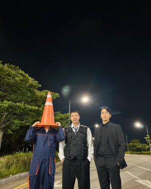 Lee Si-eon Instagram - 플레이어2
#플레이어2
열심히촬영중입니다
많은기대부탁드려용
#젤잘나온사진
#송승헌
#이시언
#태원석
#tvn

소품입니다 깔때기
더위조심하세요!!