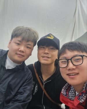Lee Si-eon Instagram - 오늘저녁 8시
시언스쿨 업로드합니다
모시기힘들엇던 두분..
지구상 최강 유투버두분 모셧습니다
#이시언
#빠니보틀
#곽튜브