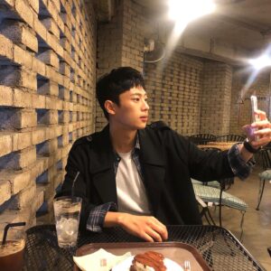 Lee Sin-young Instagram - 