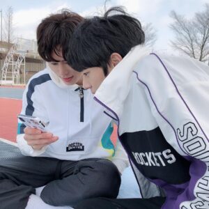 Lee Sin-young Instagram - 좋은 날 도남씨와..🌼