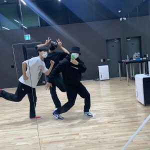 Lee Sin-young Instagram - 🤣🤣🤣