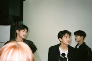 Lee Sin-young Instagram - 😃