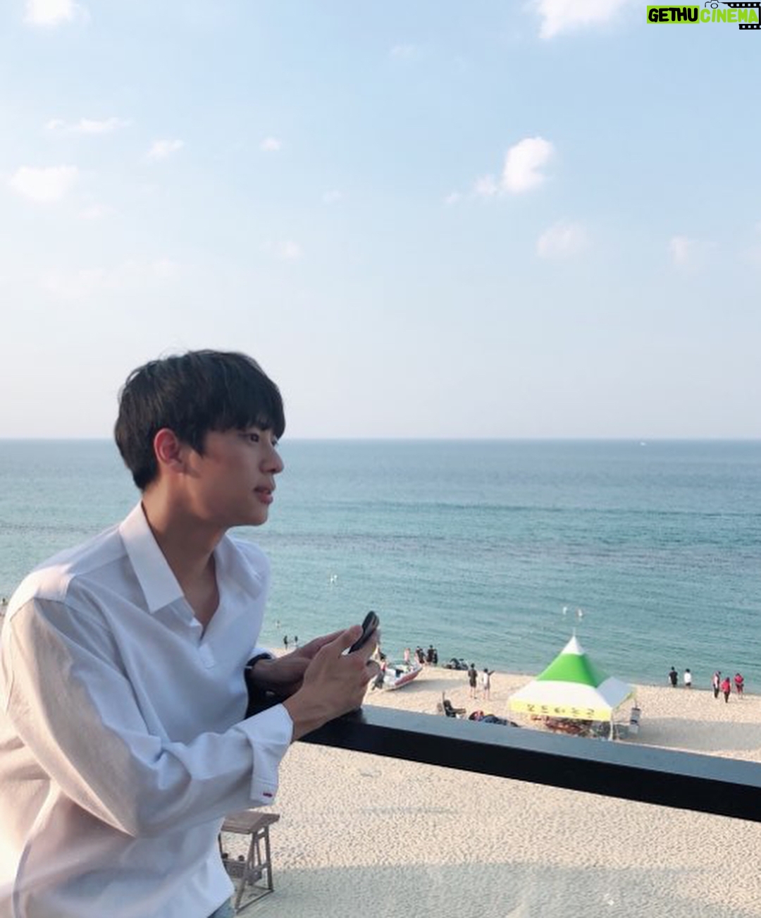 Lee Sin-young - 115.4K Likes - ☀️
#덥네요 #더위조심 #ㅎㅎ