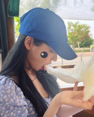 Lee So-hee Instagram - 오리 솜사타앙~~
