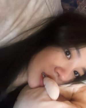 Lee So-hee Instagram - 그놩-요상한 셀카3세트 그리고... 사기당한 짱구랑 뽑기로뽑은 닌자 
그럼안뇽