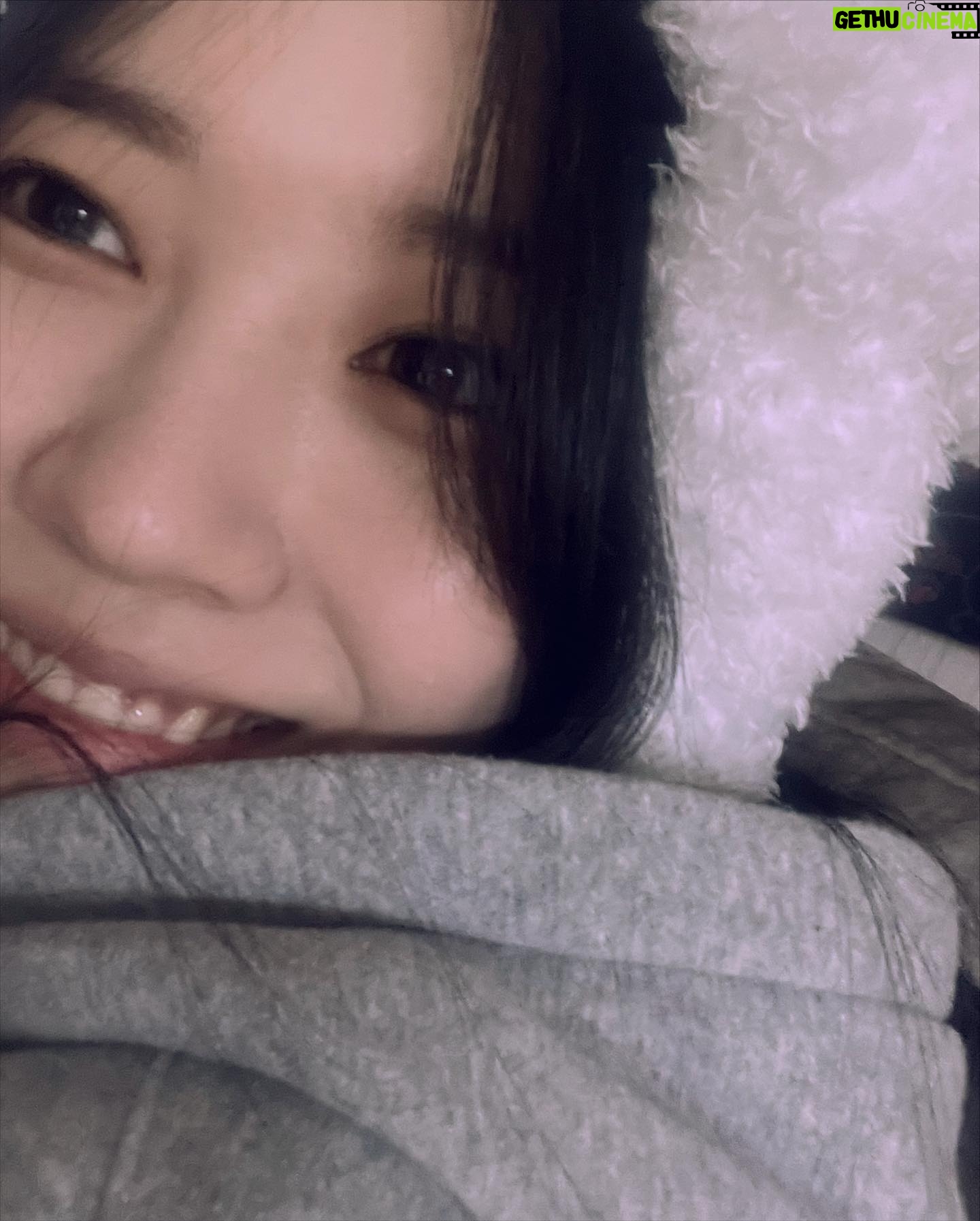 Lee So-hee - 2.4K Likes - 그놩-요상한 셀카3세트 그리고... 사기당한 짱구랑 뽑기로뽑은 닌자
그럼안뇽