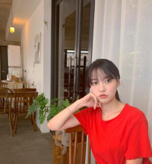 Lee So-hee Instagram - ❤️👹👺💋💄💃🏻👠🧣🎒⛑🌹🍎🍒🍓🌶🥩🍷🥊🚗🚘🚨☎️⏰🧲