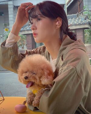 Lee So-hee Instagram - 이쁘다..❤️..(우리콩이 삽살개)