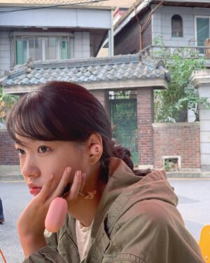 Lee So-hee Instagram - 이쁘다..❤️..(우리콩이 삽살개)