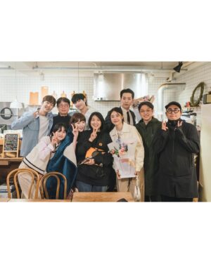Lee Soo-hyun Instagram - ⁣
uncertainty and inadequacy beat by, only by, ⁣
these beautiful people.⁣
혼자서는 그 어떤 것도 가능하지 않았던⁣
#별똥별 #fin