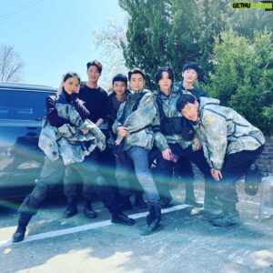 Lee Soon-won Instagram - #넷플릭스#netflix#택배기사#blacknight
#즐거웠던#촬영#글로벌#1위까지#화이팅
#블랙나이트#또보자#♡#많이봐주세요ㅜㅜ