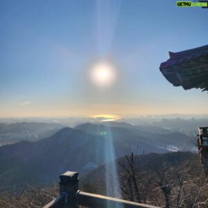 Lee Soon-won Instagram - 2023년 첫등산ㅋ
낮은 산부터 천천히 도전해보자
옆에서 입으로 등산하는 선우 땜시 금방 갔네..ㅋ 많이컷다 우리아들..
우리 친구처럼 사이좋게 지내자~
사랑해 선우야♡