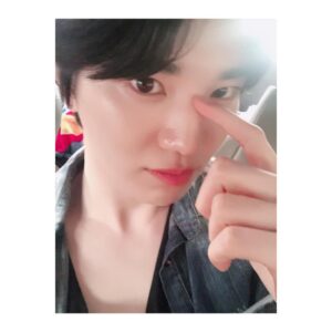 Lee Sung-jong Instagram - #인스피릿#오랜만#보고싶포❤️🤪😛🤟🏻👋🏻