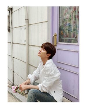 Lee Sung-jong Instagram - D-1 기다리고 기다리던 11주년 내일 봐요❤️
인피니트 forever #인피니트 #인스피릿 #성규형 #동우형 #우현이형 #성열이형 #명수형 #인피니트성종 #작약꽃말은