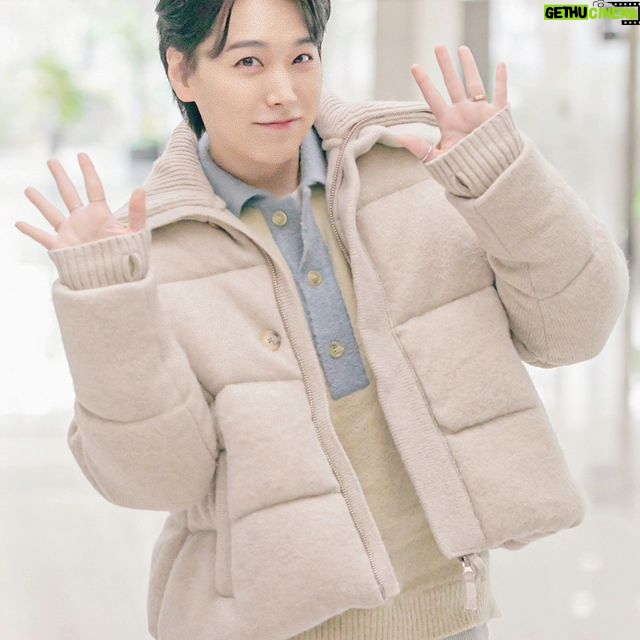 Lee Sung-min - 14.1K Likes - 추운 날씨에도 만나러 와주시고 응원해주신 분들!
정말 감사합니다😊
제 노래에 즐거워 해주시는 모습을 보면
저도 에너지가 불끈!!!!🔥 😍
올해에는 더 많이 자주 만나요💗