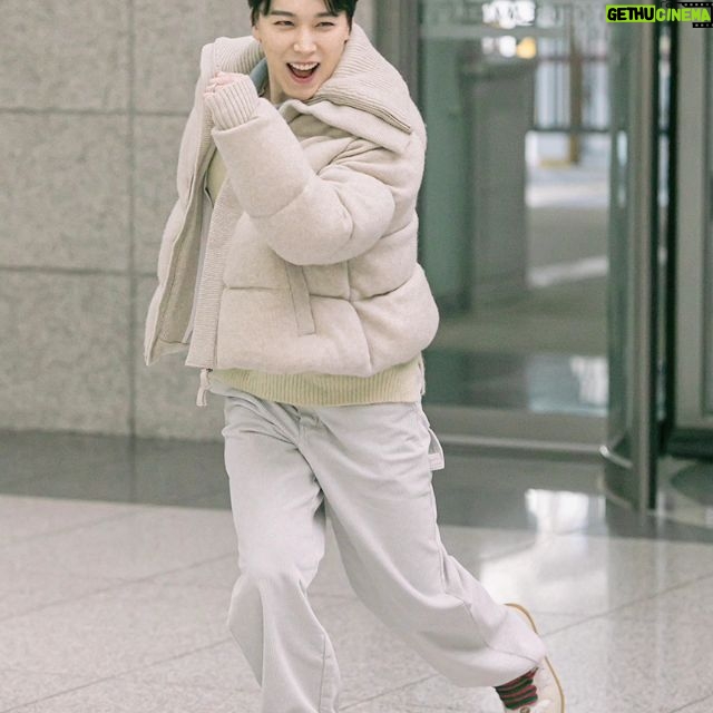 Lee Sung-min - 14.1K Likes - 추운 날씨에도 만나러 와주시고 응원해주신 분들!
정말 감사합니다😊
제 노래에 즐거워 해주시는 모습을 보면
저도 에너지가 불끈!!!!🔥 😍
올해에는 더 많이 자주 만나요💗