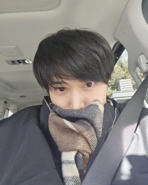 Lee Sung-min Instagram - 오늘따라 날씨가 포근♪(๑ᴖ◡ᴖ๑)♪ 
가요무대 출근중🧚🏻‍♂️ 
#출근길 #가요무대