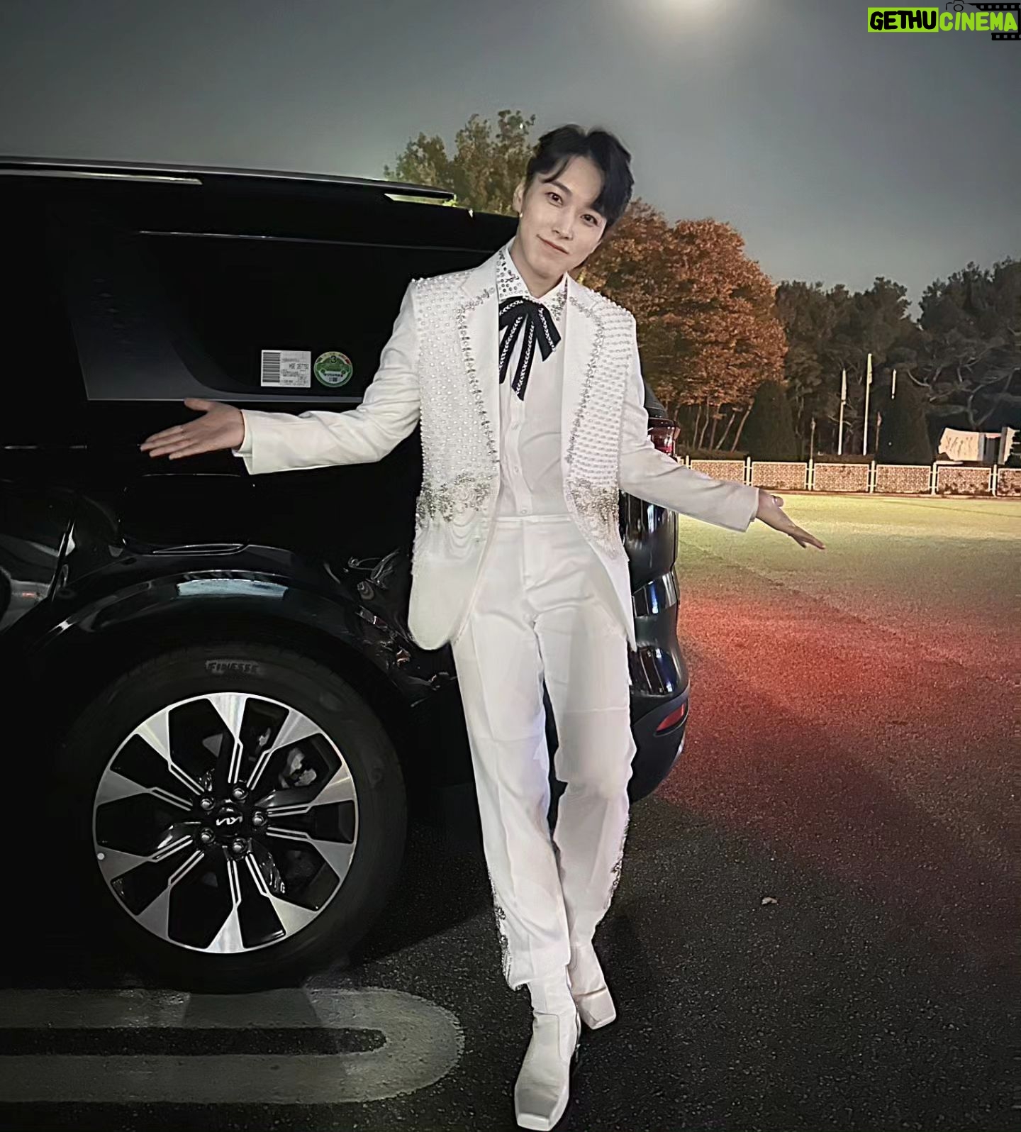 Lee Sung-min - 14.4K Likes - #금왕읍 승격 50주년을 다시한번 축하드립니다!🎉
행사에 초대되어서 정말 감사하고 행복했습니다♡
무대를 함께 즐겨주신 흥 많고 끼 많은 금빛금왕 여러분!
또 만나뵙길 바래요😊
먼 곳까지 만나러 와주신 #성민에너지 팬분들께도 넘넘 감사합니다♡