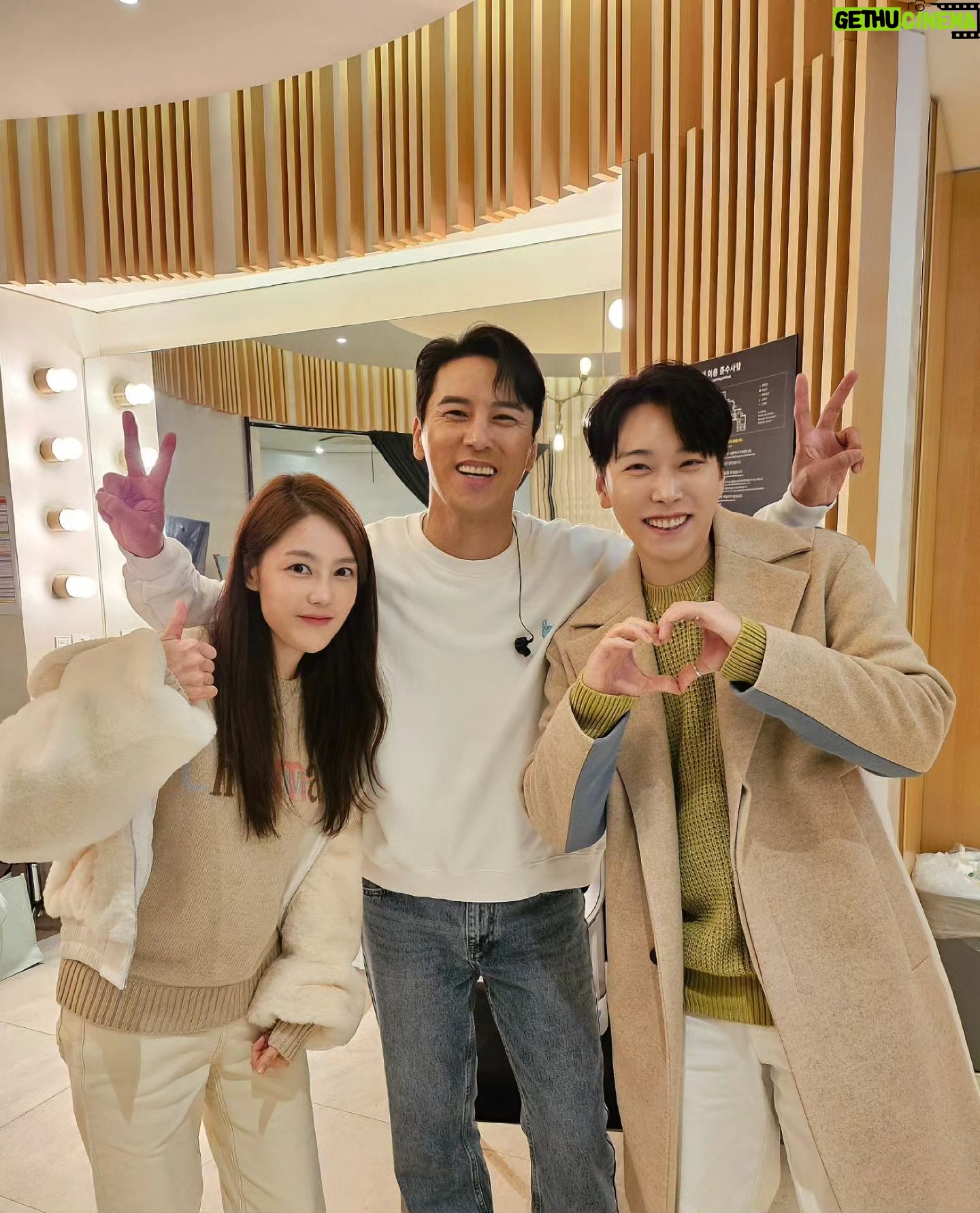 Lee Sung-min - 11.9K Likes - 장민호 선배님 콘서트!🩵
넘넘 멋지고 대단하십니다 선배님😍
또 한번 반했당~☺
#장민호 #호시절