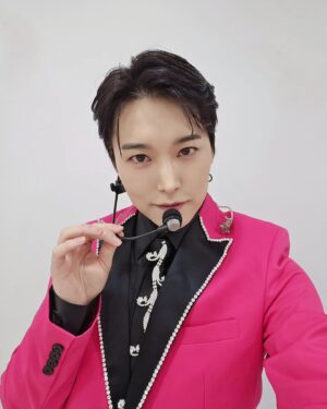 Lee Sung-min Instagram - MBC ON <트롯챔피언>
오늘 밤 8시 성민이랑 #사랑이따끔⚡️
#트롯챔피언 에서 만나요~🎤

#SUNGMIN
#트롯챔피언
