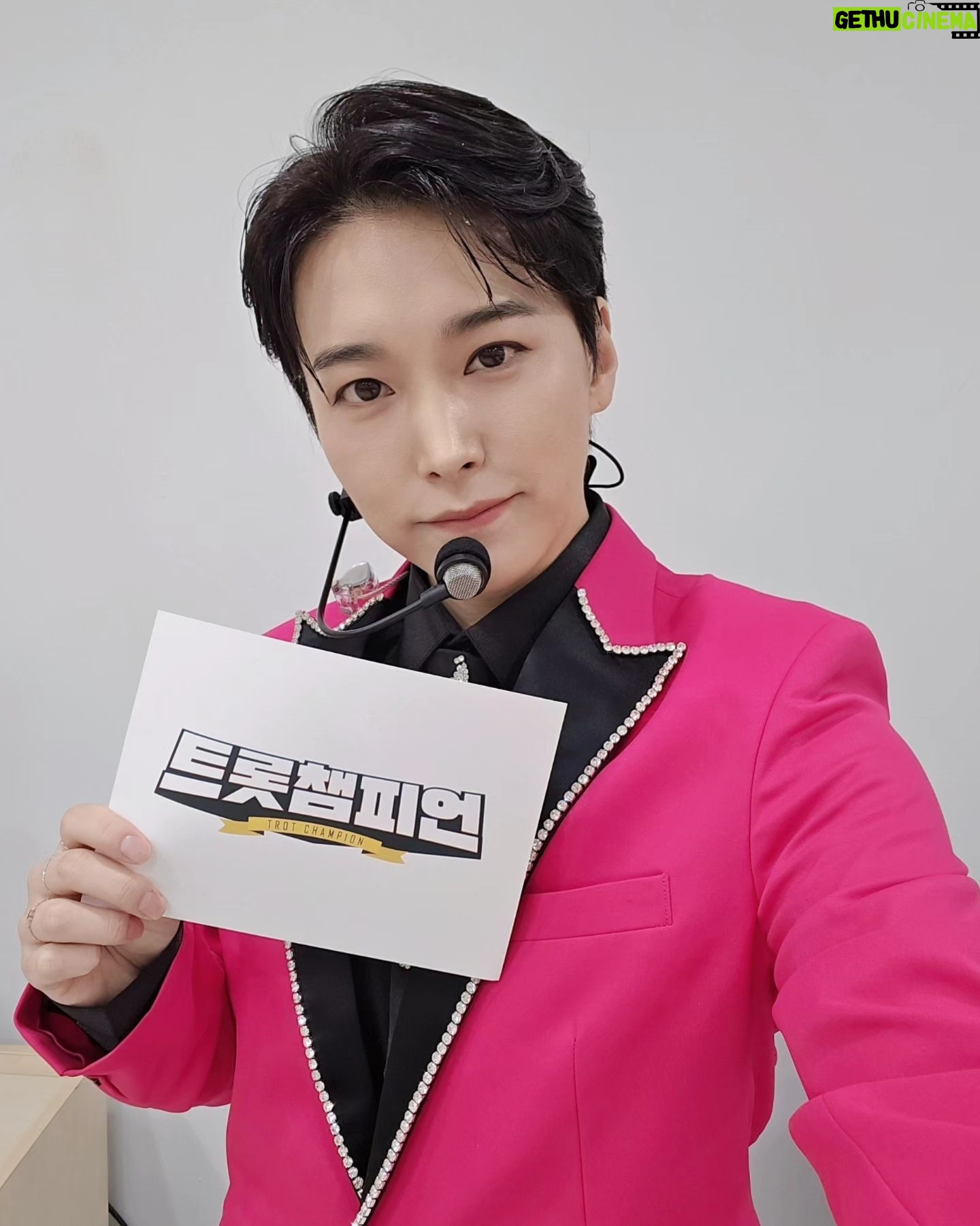 Lee Sung-min - 12.1K Likes - MBC ON <트롯챔피언>
오늘 밤 8시 성민이랑 #사랑이따끔⚡️
#트롯챔피언 에서 만나요~🎤
#SUNGMIN
#트롯챔피언