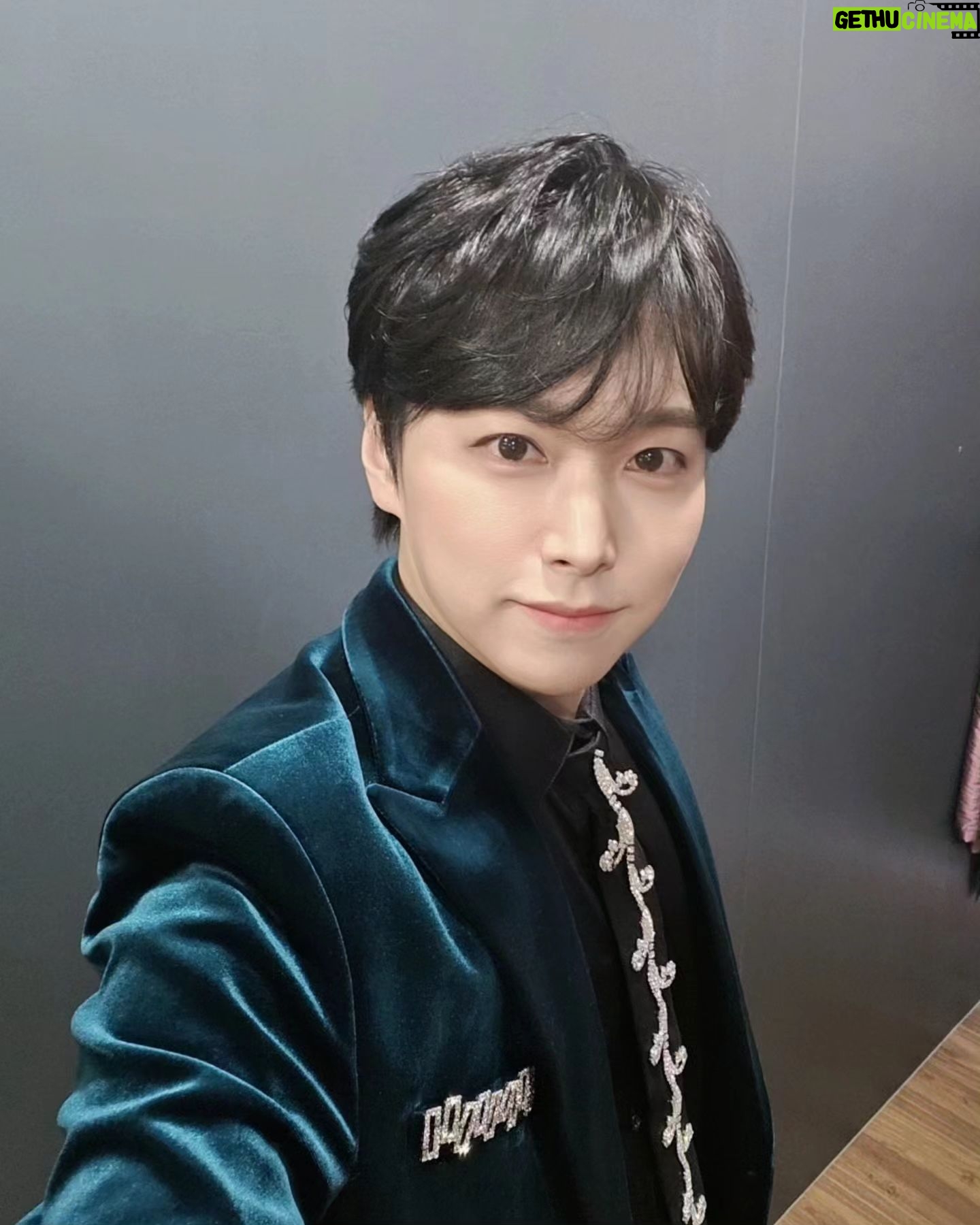 Lee Sung-min - 11.9K Likes - .
너무나 즐거운 공연이었던
한국 여성세무사회 가을 전국대회🎉
.
잊지 못할 아름다운 꽃밭에서의 추억
즐겨주신 모든 분들 응원해주신 모든분들
감사합니다💟
.
🎤무조건 달려갈거야🎵