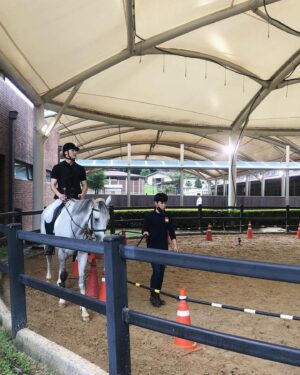 Lee Tae-hwan Instagram - 이랴~~🐎🐎🐎
#박장데소