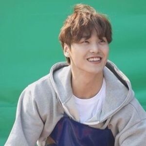 Lee Tae-hwan Instagram - 오늘 저녁 8시 30분 #mbcevery1 #주문바다요 본방사수!!
#조재윤 #주상욱 #양경원 #유수빈 형님들과 함께!