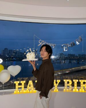 Lee Tae-ri Instagram - HAPPY BIRTHDAY🎈 모두 모두 감사하고 사랑합니다🫶🏻