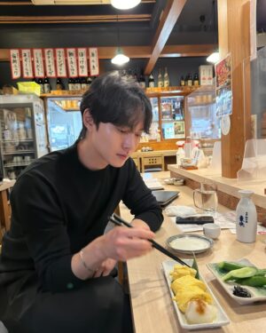 Lee Tae-ri Instagram - 🍣🍶