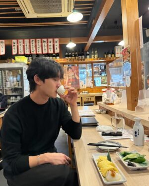 Lee Tae-ri Instagram - 🍣🍶