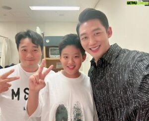 Lee Tae-sung Instagram - 16년째 함께하고있는 781컴퍼니의 수장
조대표님과 ㅋ 일본으로 응원차 달려온
훌쩍커버린 우리 한승이~~ 모두 사랑해❣️