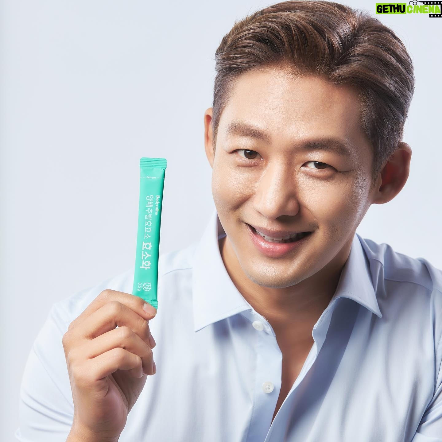 Lee Tae-sung - 1.8K Likes - <광고>
📣저 이태성이 추천하는 단 하나의 효소, 양배추발효효소 효소화
NS홈쇼핑 런칭 방송 함께 보실 분🙋♂️
📺방송시간 : 12월 2일(금) 아침 6시35분~7시25분
양배추발효효소지만 전혀 비린맛이 없어 하루 한포씩 챙겨먹는중인데
소화도 잘 되고 몸도 한결 가벼워진 것 같아 기분도 업업~
❤️바디마인 양배추발효효소 효소화❤️
📌국내유일 리얼 국내산 양배추 발효효소
(양배추 분말이 아닌 위 건강에 좋은 양배추를 직접 발효)
📌한국인에게 최적인 높은 역가수치 601,000unit
📌정제효소 NO 생균으로 발효한 프리미엄 효소
📌제주도 용암해수를 이용한 특허받은 제조공법
📌남녀노소 호불호 없이 맛있는 사과 파인애플맛!🍎🍍
📌기타가공품이 아닌 식품의약품안전처에 고지한 효소식품!
과식🍔 야식 잦으신 분🍜 연말에 술자리🍺 많으신 분!
속이 더부룩해서😢 불편하신 분!
가볍게👙 덜어내고 싶으신 분!
양배추를 농축 발효한 프리미엄급 효소제품 드셔보세요👍
#이태성 #이태성효소 #바디마인 #바디마인효소 #효소 #효소추천 #소화효소추천 #효소다이어트 #양배추 #양배추효소 #양배추발효효소 #양배추발효효소효소화