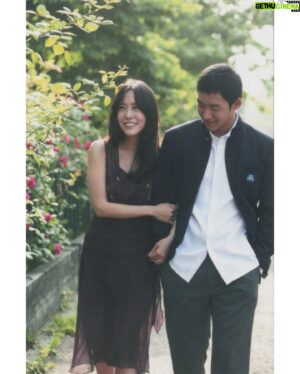 Lee Tae-sung Instagram - 20년전 처음 정은누나를 만나서 영화 “사랑니” 를
2005년에 개봉한 이후, 이렇게 시간이 흘러 다시 정은누나를
만난 오늘~~ “사랑니” 스무살 그순간의 세상으로 ~~

감사합니다 🙏