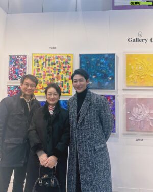 Lee Tae-sung Instagram - Seoul art show coex A
No.37 gallery “t” (qs art booth)

오프닝 첫날 응원와주신 부모님 🙏